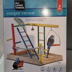 Rompin' Retreat Bird Play Gym - Multicolor